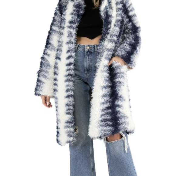 Plus Size Fur Coat - Picture 5 of 7